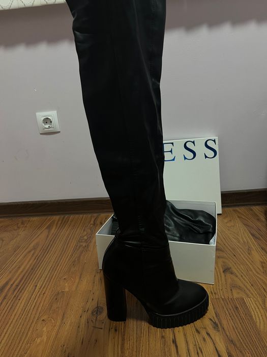 Високи чизми Guess