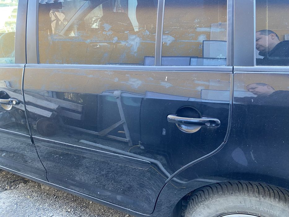 Предна задна лява врата Туаран 2005г перфектни