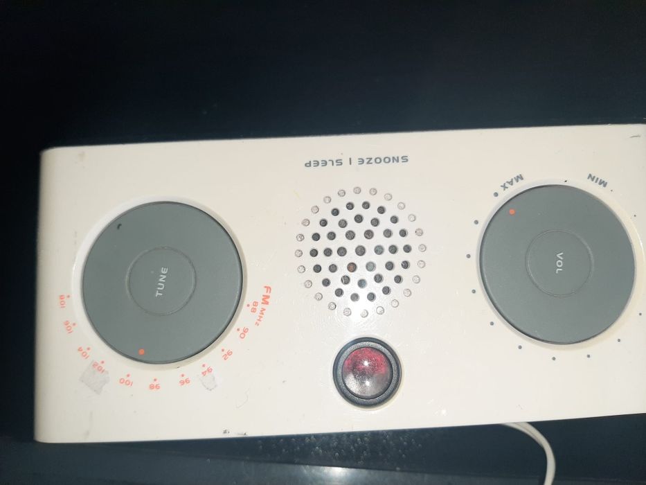 Vănd radio cu ceas și alarma