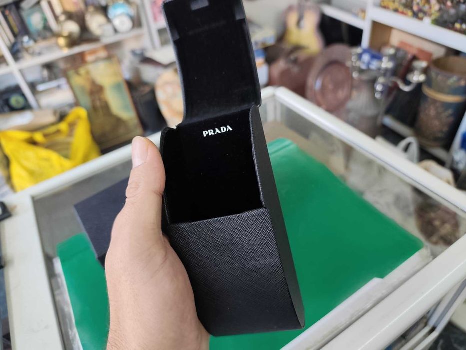 Калъф за очила прада prada с кутия