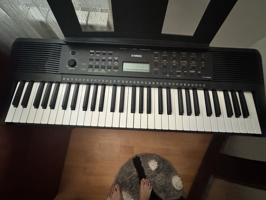 Yamaha PSR-E283 + suport stativ – stare foarte bună
