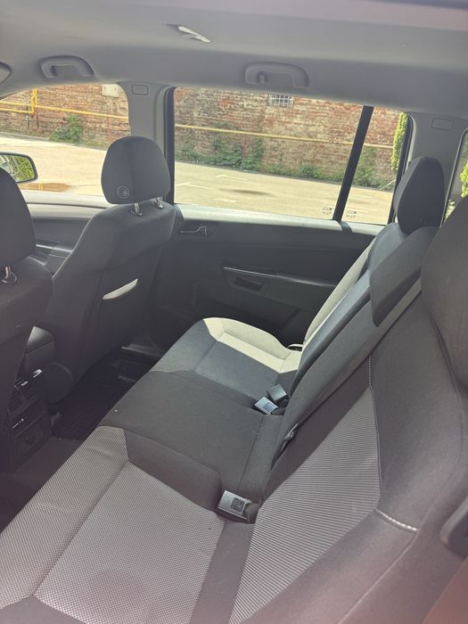 Opel Zafira B 2012