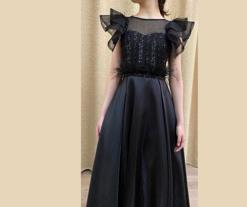 Платье вечернее на девочку 12-14 лет