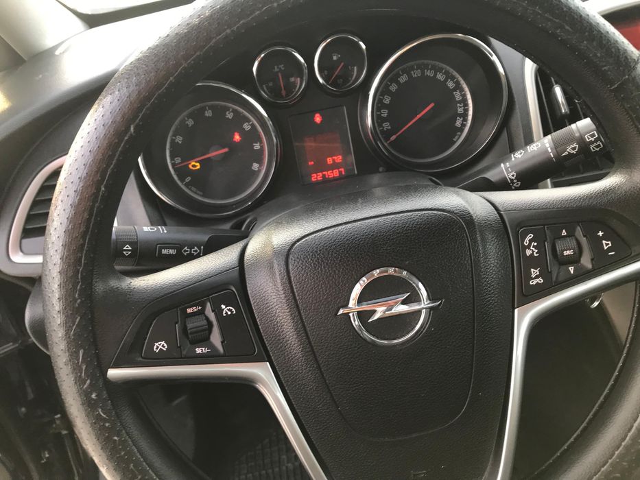 Opel Astra J, benzina + GPL