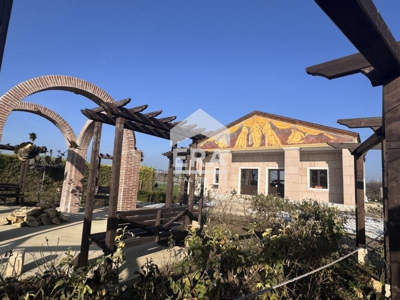 Бизнес имот "Rosarium Bilkarium" за продажба в с. Неофит Рилски , обла