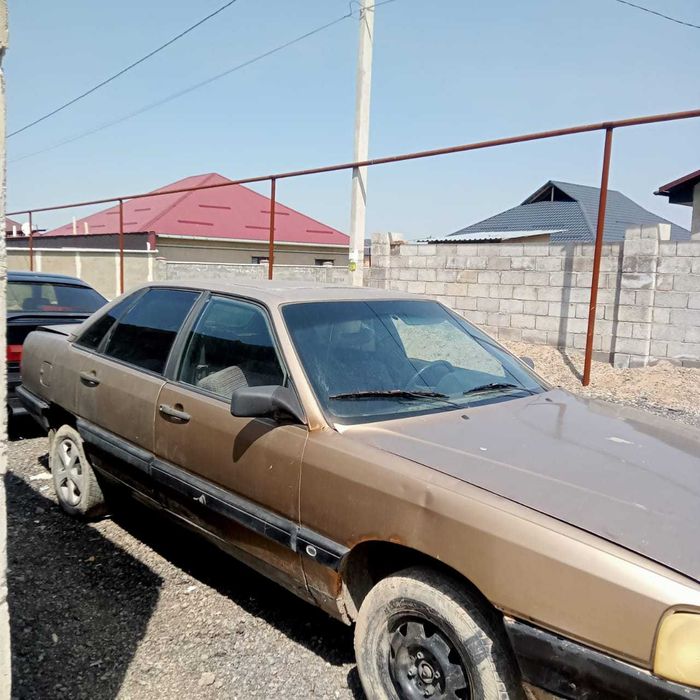 Audi 100 седан состаяние хорошо