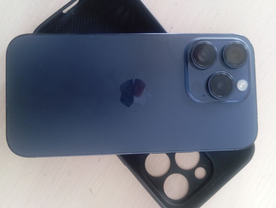 Продам айфон 15 про