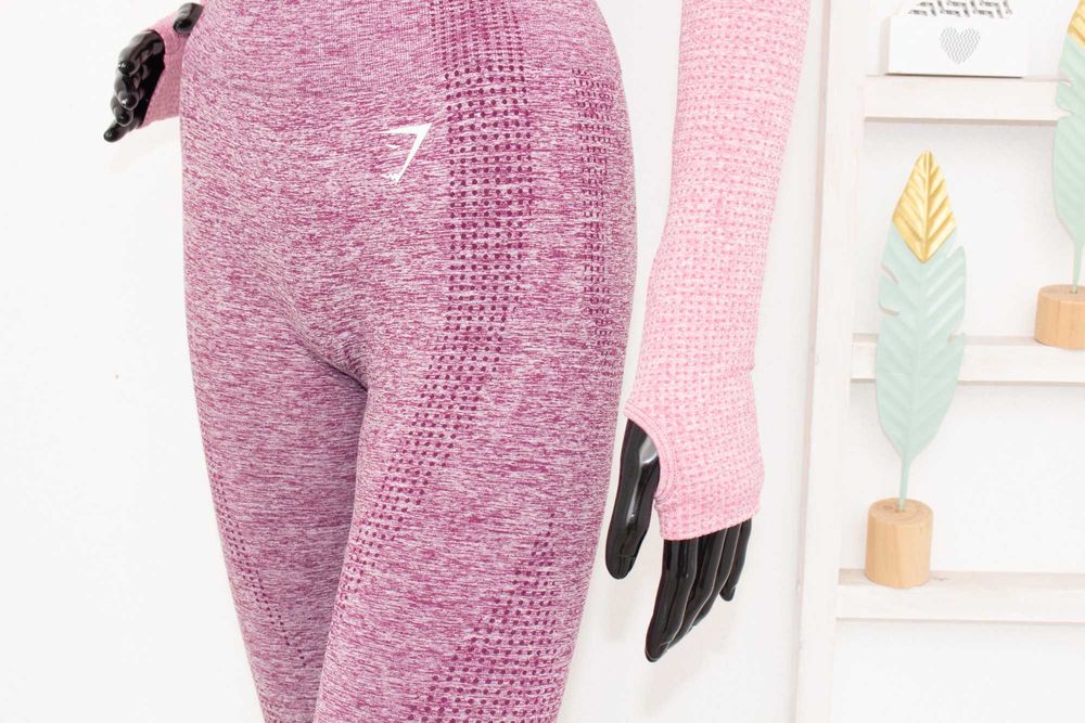 Gymshark комплект кроп топ розов и клин лилав висока талия за фитнес S