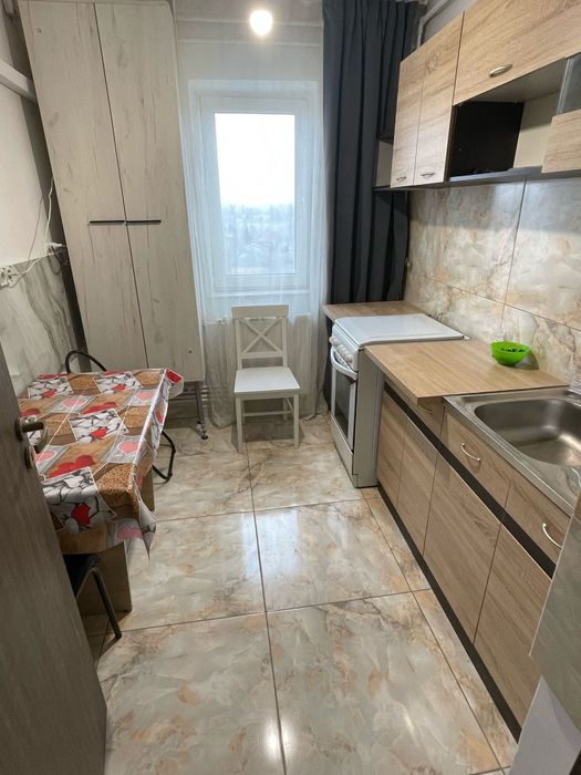 Închiriez apartament 2 camere decomandat