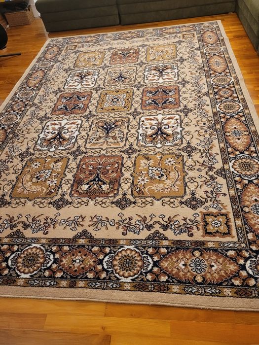Covor 100%lână, 200 cm x 300 cm, foarte bine întreținut