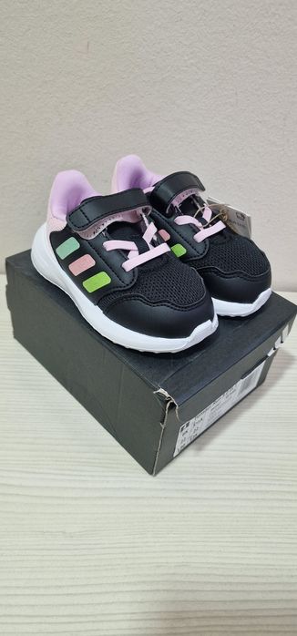 Нови адидас за момиче