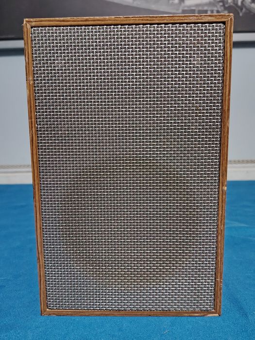 TELEFUNKEN Hi-Fi Klangbox RB 40, putere nominală 15W, capacitate maximă 30W, impedanta 4 Ohmi.