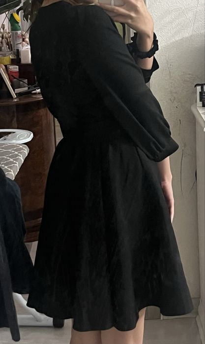 Платье черное пышное