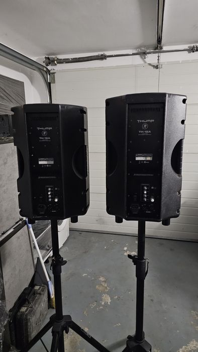 Boxe Mackie biserica