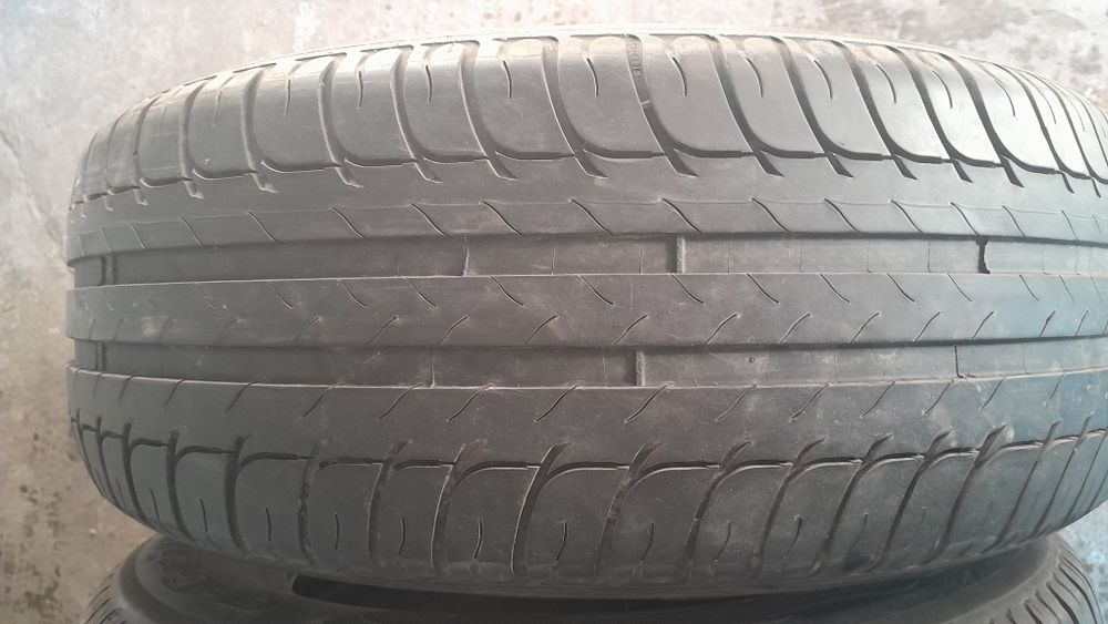 Продам шины 215/60 R16 .