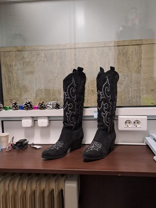 Чисто нови ботуши