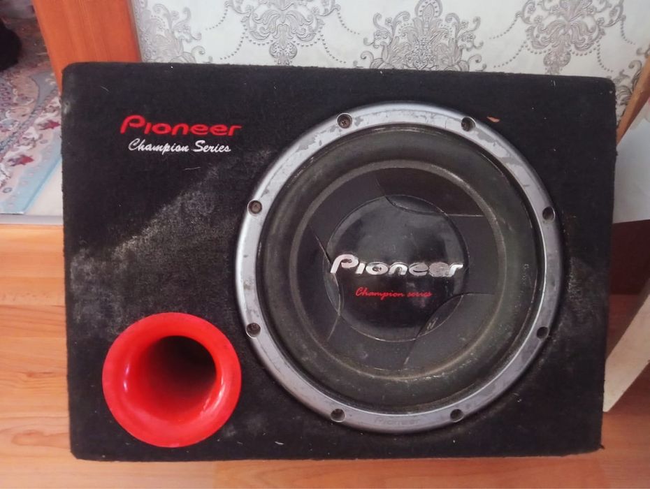 Продам саббуфер.