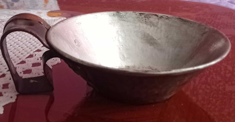 Медна съдинка-свещник