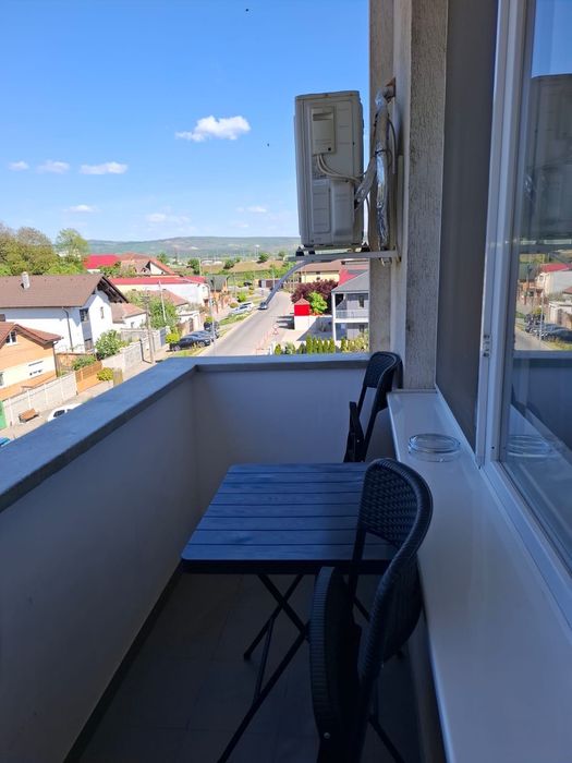 Închiriez apartament 3 camere, decomandat