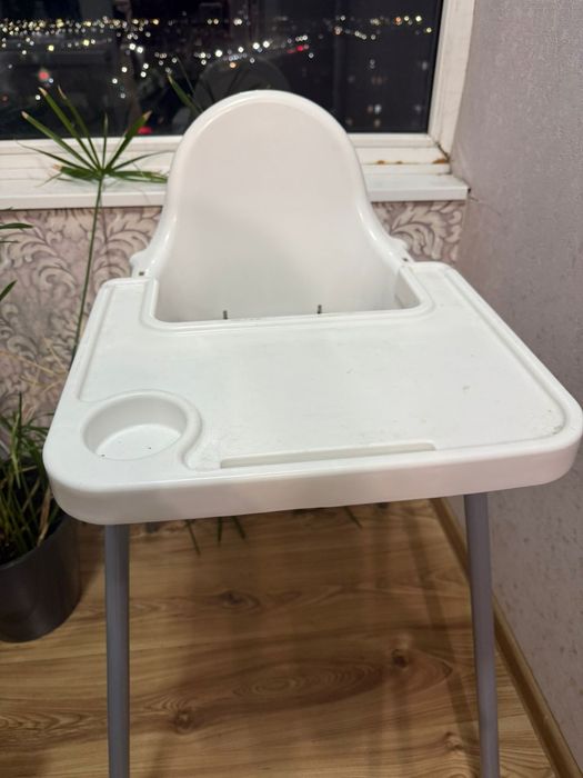 Продам столик для кормления