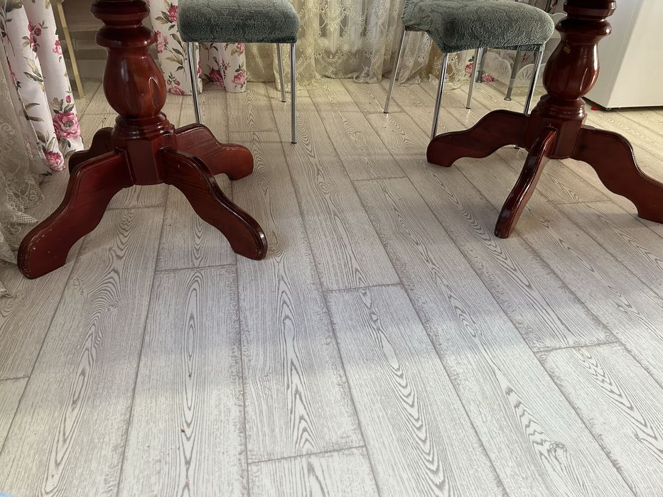 Продам стол