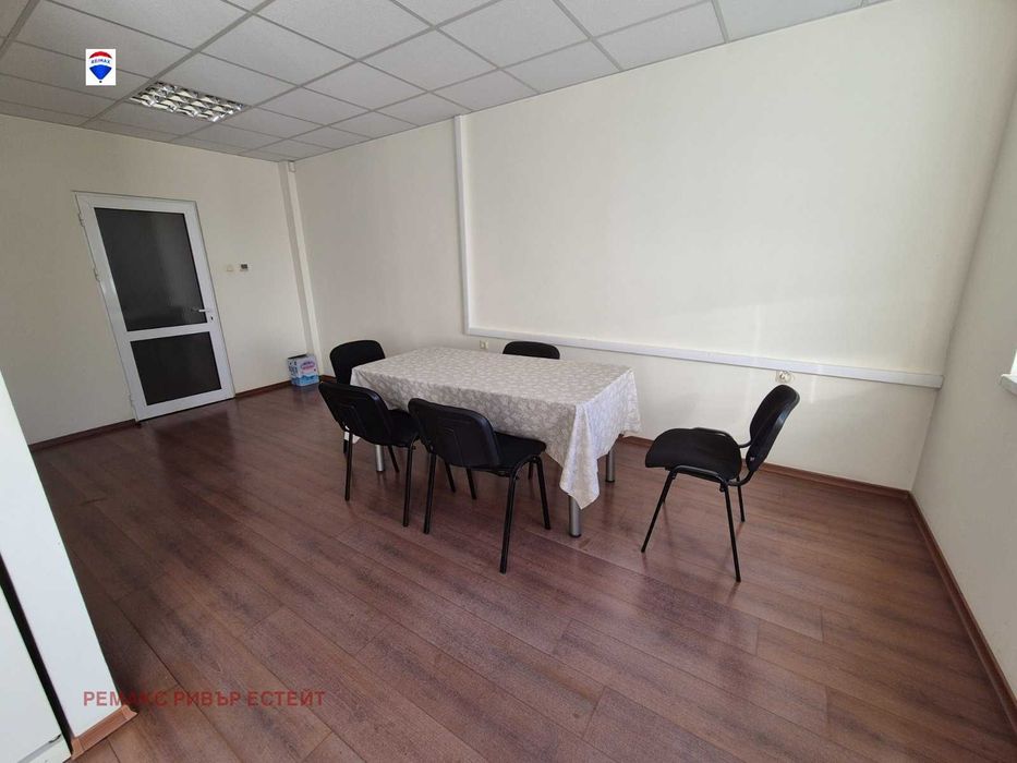 Дава се под наем Офис в Русе, Промишлена зона - Изток - 325 кв.м за 1000 € - Снимка #4