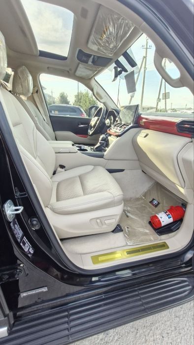 Toyota Land Cruiser 300 VXGR 2022 yil японка матор 35 турбина фул пази