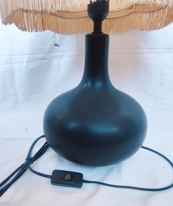 Veioză deosebită din ceramică cu abajur din pânză, pentru colectionari