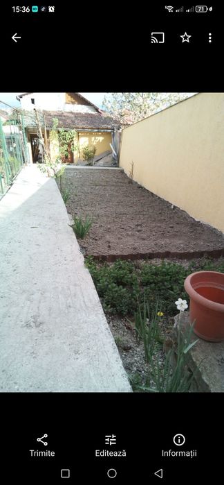 Casa cu 3 apartamente cu 2 camere bucatatarie baie 3 intrări separate.