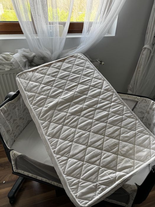 Patut cosleeper pentru bebelusi