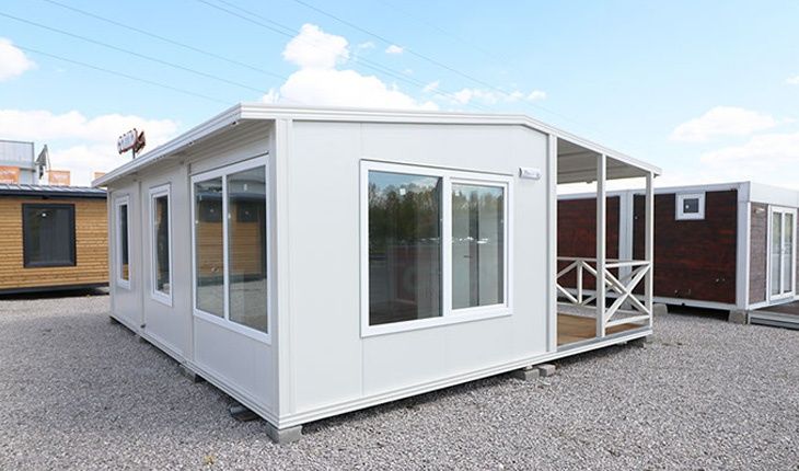Containere modulare pe structură metalică rezistentă și invelite cu panou sandwich termoizolant,