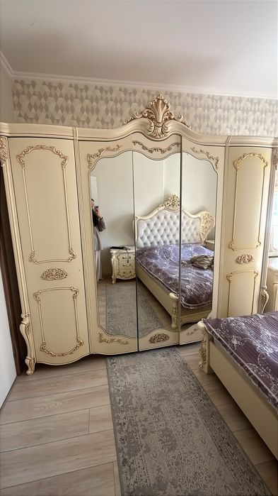 Спальный гарнитур ,в отличном состоянии.