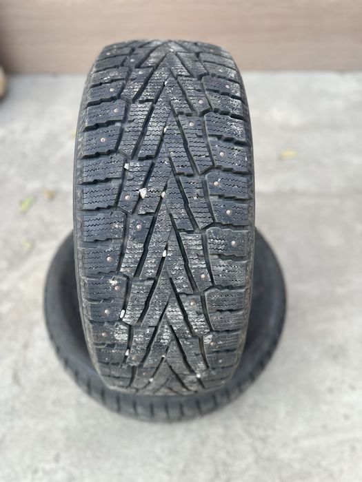 Пара зимней резины