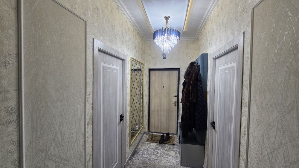 Сотилади срочно .Спутник 16а 3 хона 16/16 этаж 71500& мебель техникала