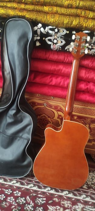Гитара акустическая