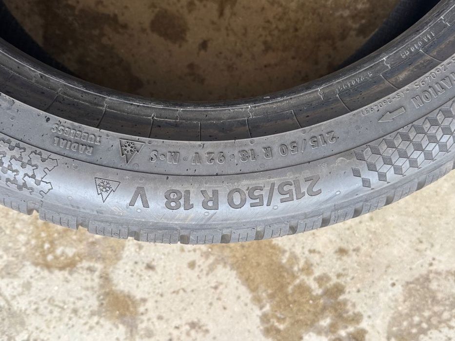 Vând 2 anvelope 215/50/18 continental de iarnă ca noi
