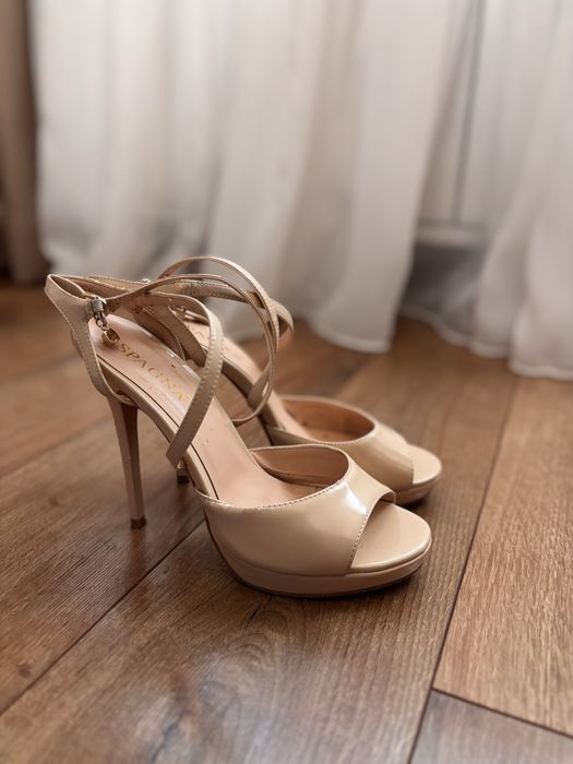 Дамски елегантни обувки размер 38