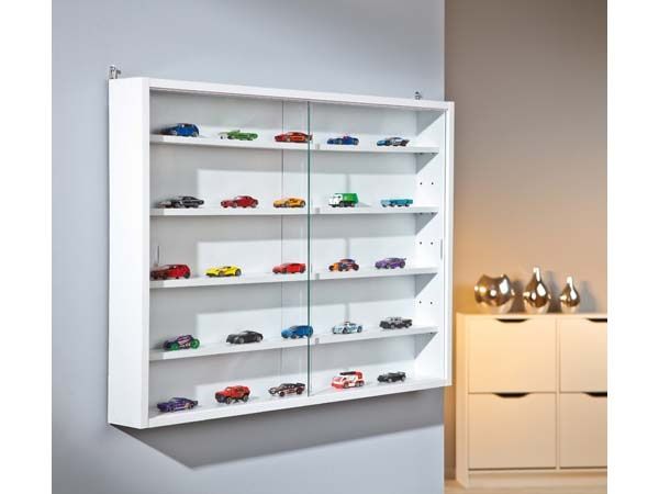 Бяла стенна колекционерска витрина