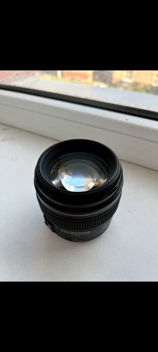 Продам объектив Canon 85mm 1.8