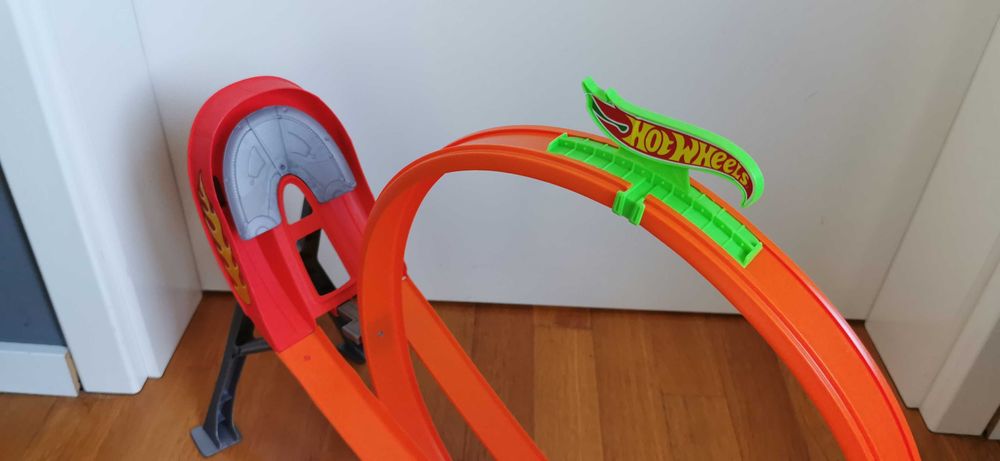 Писта Hot Wheels Super Loop и 4 колички - Mattel