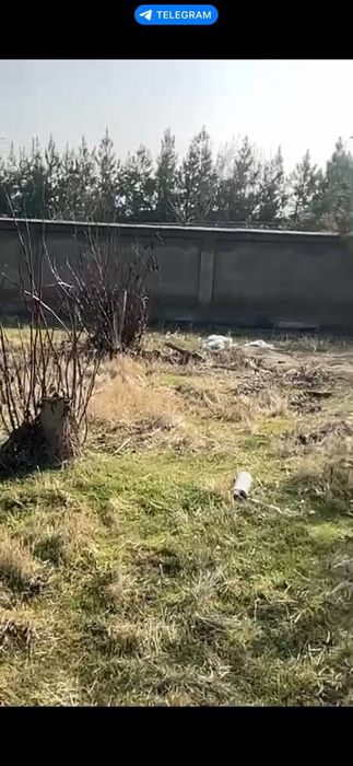 Срочно застройщикам  Квадратный участок  место для двух коттеджей