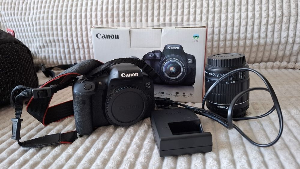 Фотоапарат Canon EOS 750 D + 18-55mm IS STM - почти нов, с раница