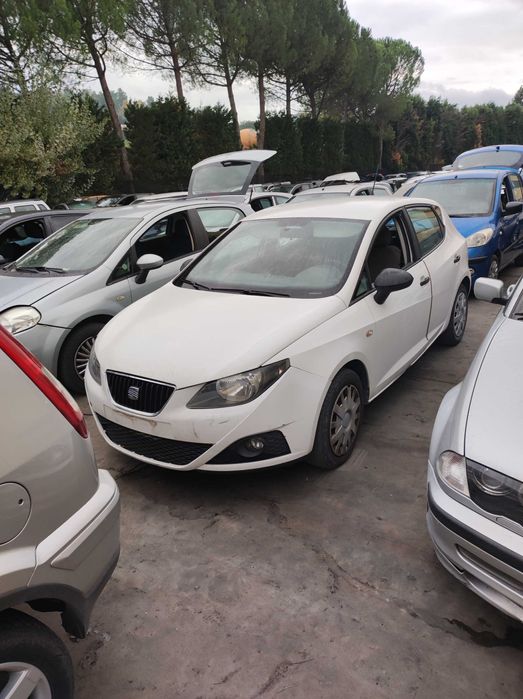Seat ibiza/Сеат Ибиза 1.4  16v2010 г
