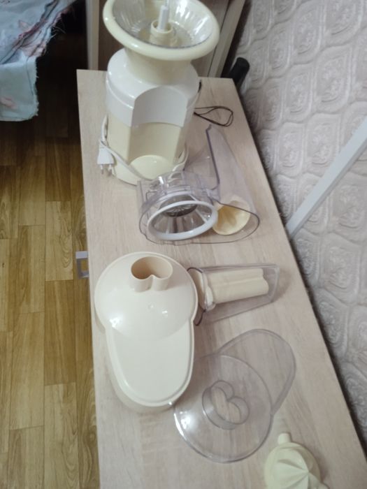 Соковыжималка фирмы Витек