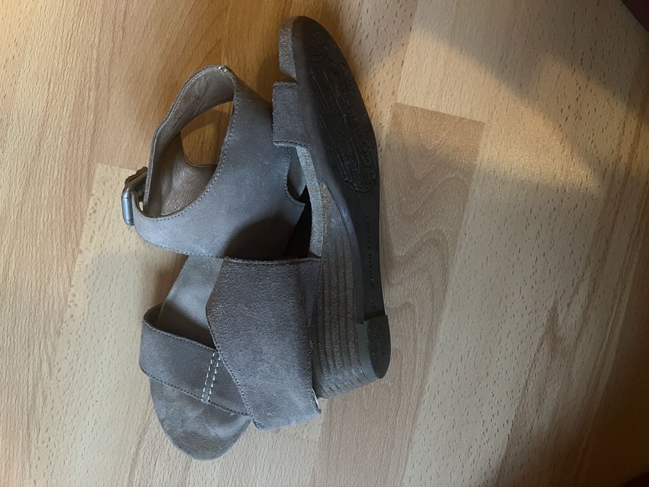 Sandale piele intoarsa gri