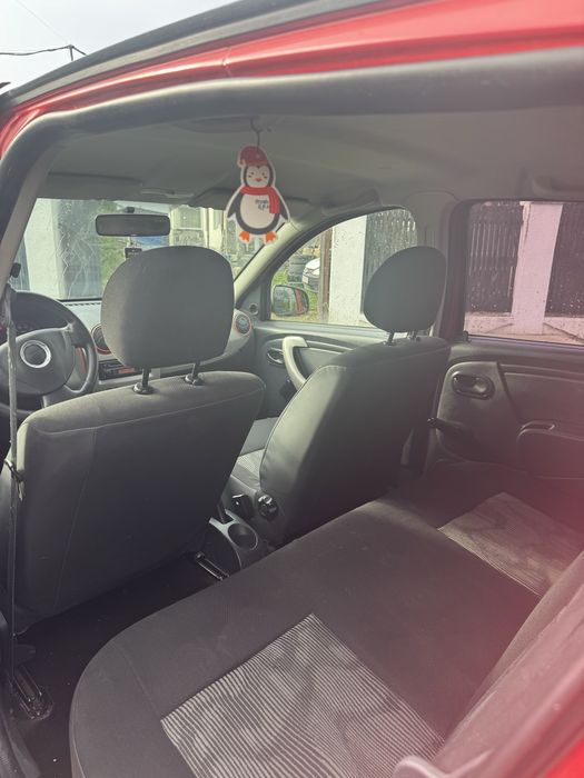Dacia sandero 2011