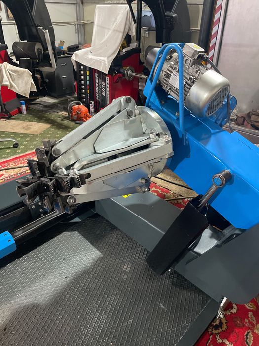 Vand aparat dejantat camioane cel mai mare de pe piata