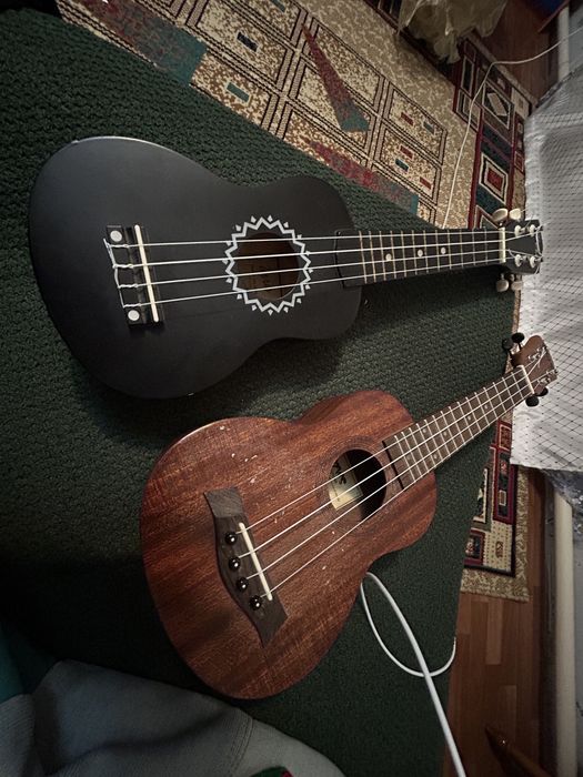 Продам 2 укулеле сопрано