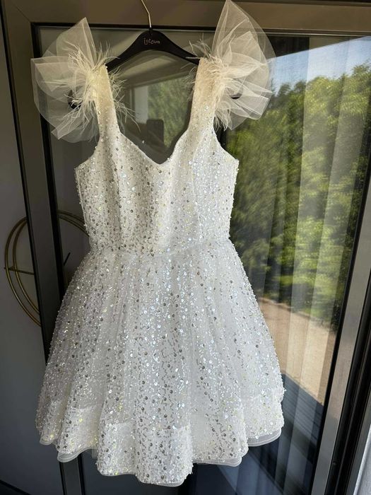 Дамска бяла рокля с блестящ ефект за кръщене/сватба, еднакви рокли