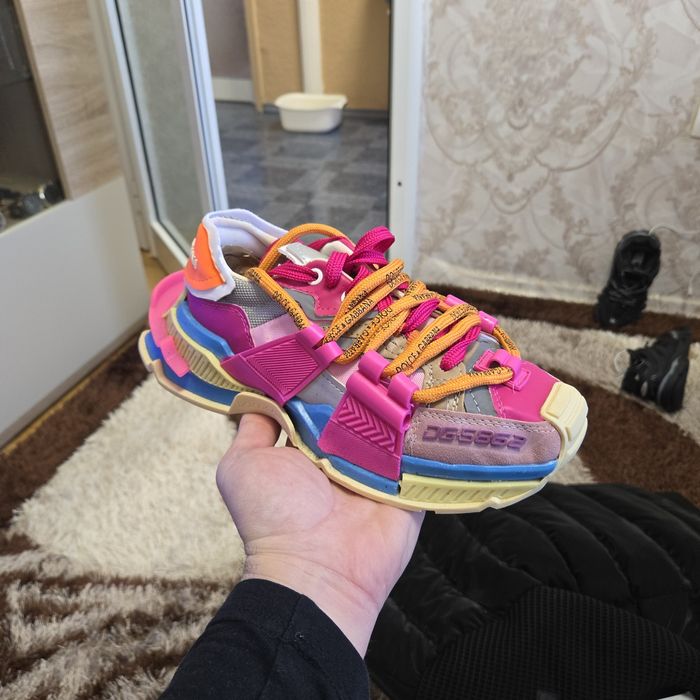 Стилни дамски сникърси